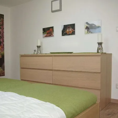 With 3 Bedrooms Zirkitz